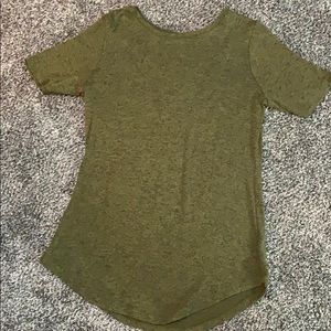 Short sleeved casual T-shirt